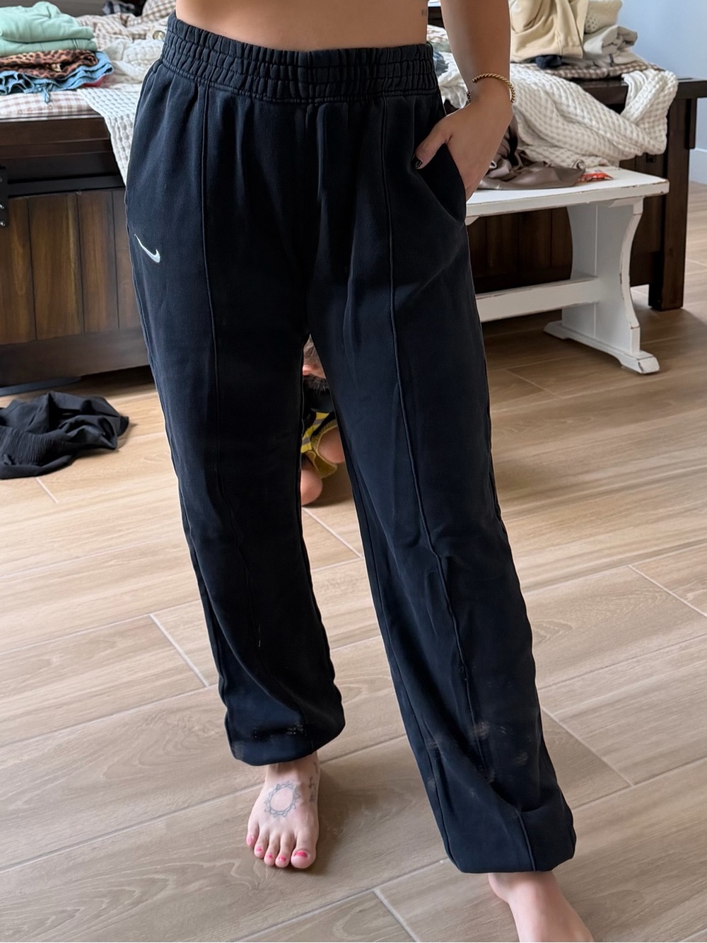 Nike Black Men's Sweatpants with Embroidered Swoosh